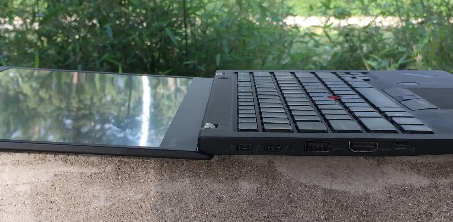 全天候待命——评ThinkPad X1 Carbon 5th - 知乎