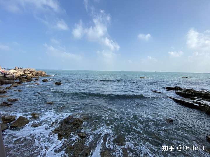 浪卷沙石，声声悦耳，海风吹拂，惬意无限