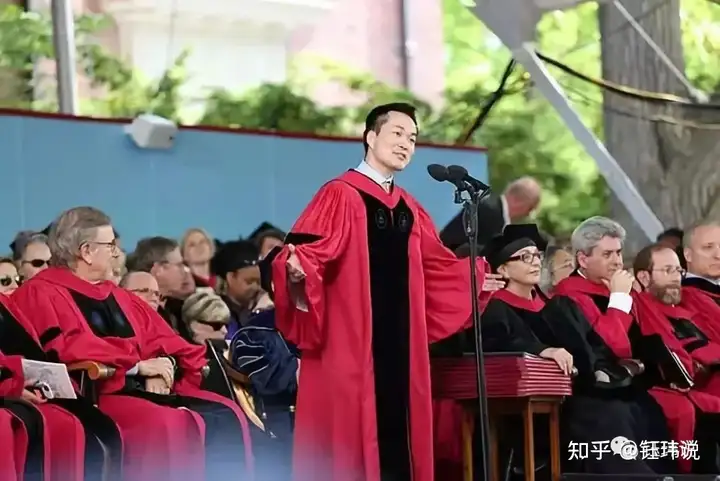 燃爆了（哈佛大学毕业的有哪些中国明星）谁在哈佛大学毕业，揭秘：中国学子在哈佛的24小时，经济危机投资什么最好，