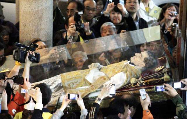 革命领袖今安在 水晶棺与纪念堂 知乎