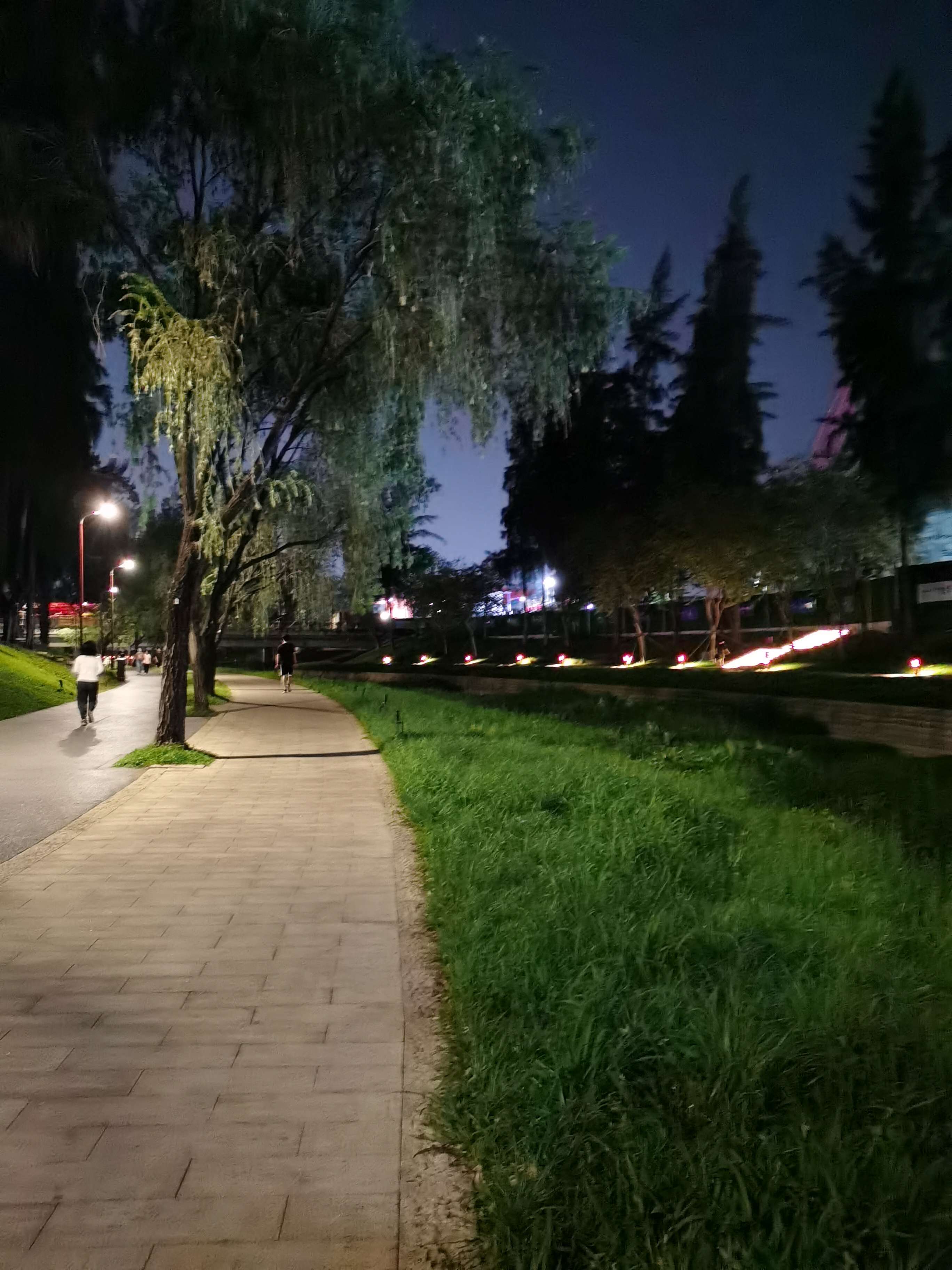 桦意设计 的想法: #想法打卡挑战赛第5期# 夜游大沙河,走走… - 知乎