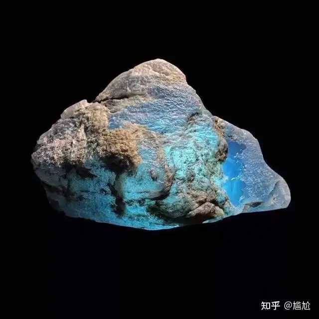 翡翠原石”一般出现在什么地方，在哪里可以捡到翡翠原石？