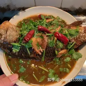 家常鯽魚做法紅燒鯽魚做法簡單美味營養超下飯動手吧