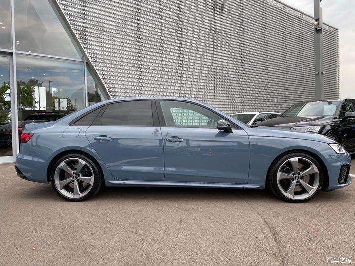 新款奥迪s4外观的设计非常帅气很有运动范