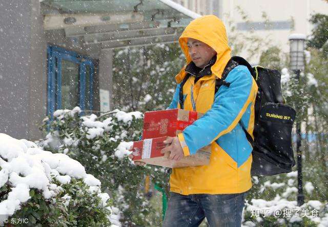网上买大箱饮用水,对快递小哥真的不道德吗?