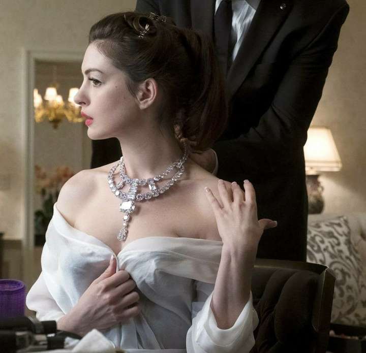 瞒天过海美人计中,安妮海瑟薇饰演的daphne kluger