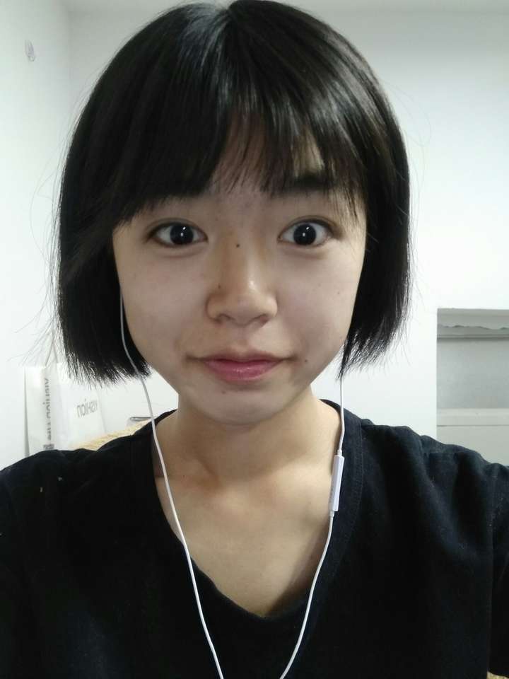 纯素颜无滤镜. 妈的.白长了这么一双大眼.