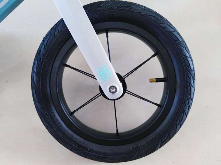 解放父母双手,2-7岁小朋友的运动伴侣,柒小佰儿童减震滑步车