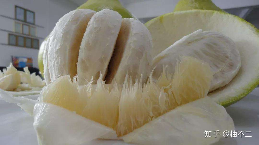 柚子皮泡水喝有什么功效 能减肥吗 不能和什么一起吃 知乎