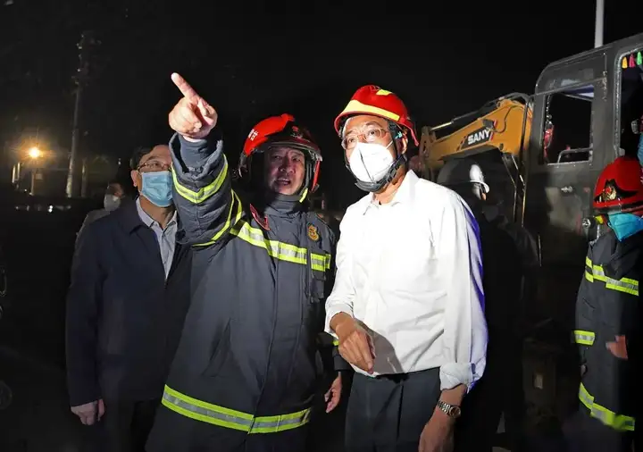 一篇读懂(兰州市一家化工厂内发生闪爆并起火灾)甘肃省兰州化工厂发生闪爆,(图1) 一篇读懂(兰州市一家化工厂内发生闪爆并起火灾)甘肃省兰州化工厂发生闪爆,(图1)