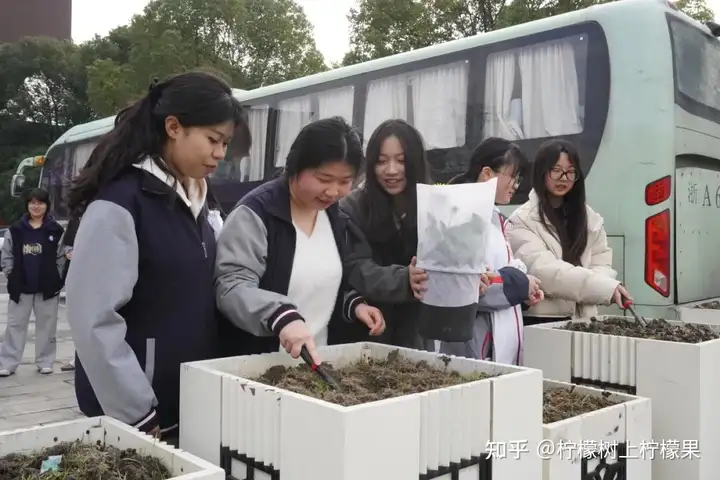 播種綠色希望 共建美麗校園 | 我校塘棲校區(qū)開展植樹節(jié)活動(dòng)！(圖6)