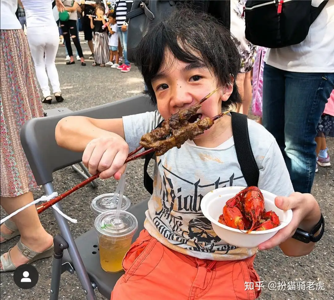 AV男优”身高109cm，真人版“小矮人”和20个“白雪公主” - 知乎