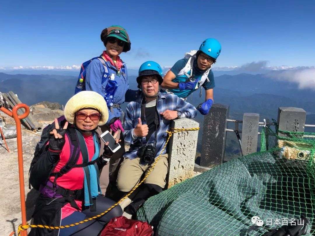 御嶽山 漫山红叶似彩霞 60多人山难之后首次开放 知乎