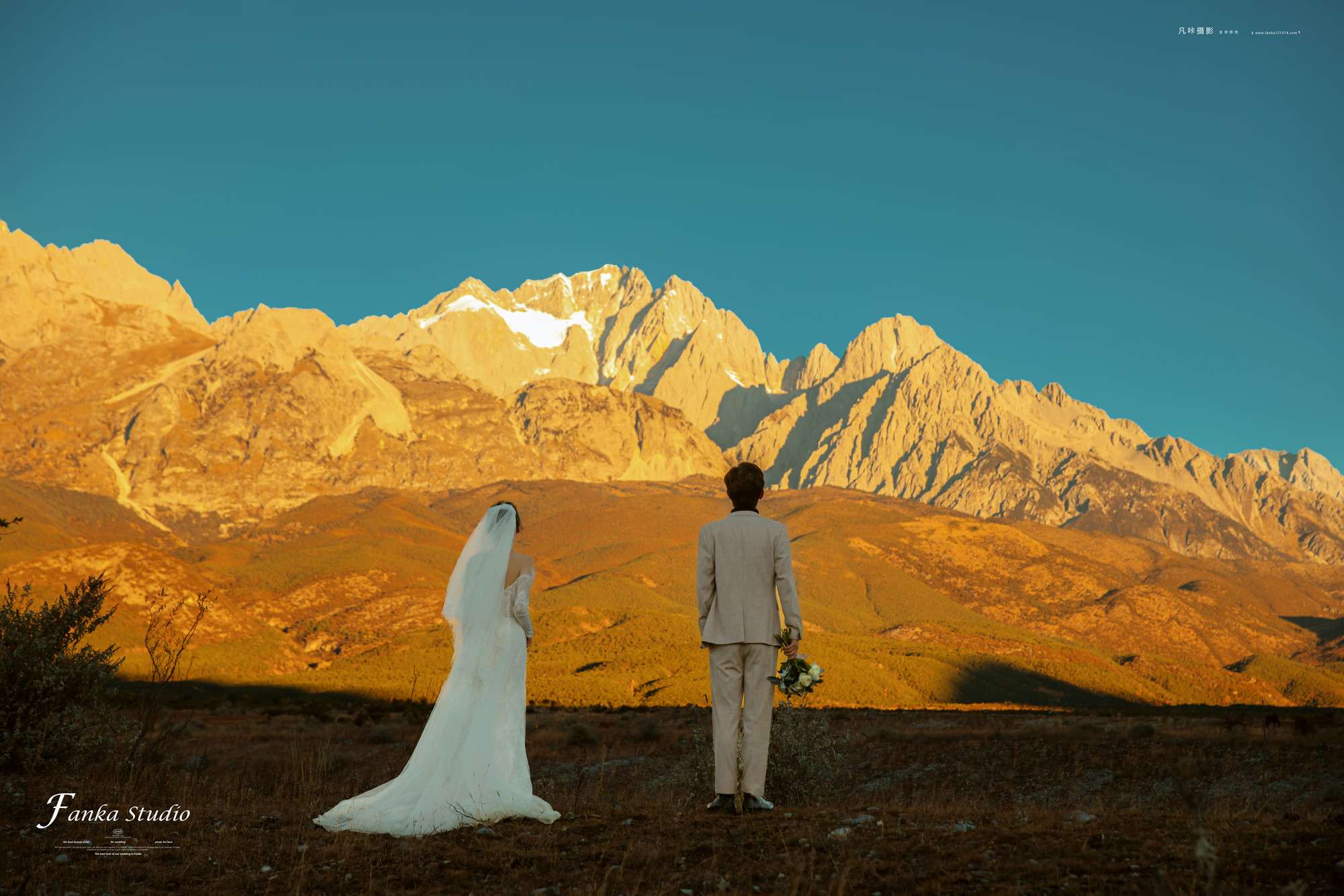 凡咔摄影全球旅拍 的想法: 丽江日照金山婚纱照分享 听说看到日照金
