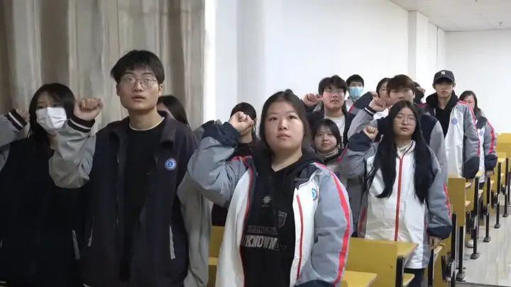 【紅色校園】信念如磐礪初心 青春揚(yáng)帆擔(dān)使命 | 塘棲校區(qū)團(tuán)課順利結(jié)業(yè)!(圖17) 【紅色校園】信念如磐礪初心 青春揚(yáng)帆擔(dān)使命 | 塘棲校區(qū)團(tuán)課順利結(jié)業(yè)!(圖17)