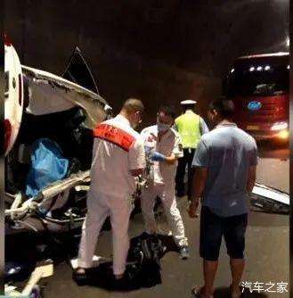 突发!厦门高速惨烈车祸!2女子当场身亡插图3 突发!厦门高速惨烈车祸!2女子当场身亡插图3
