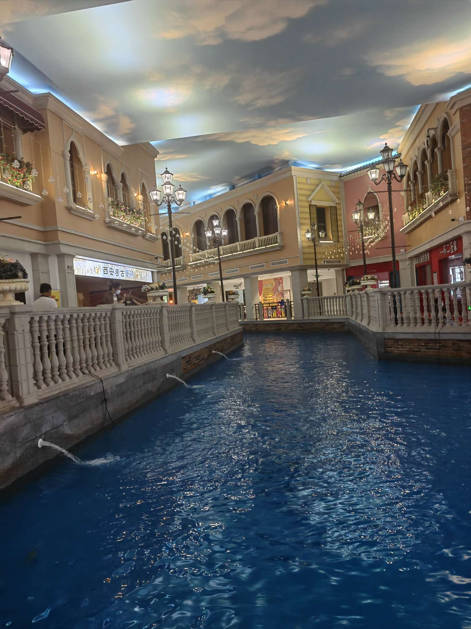 田田 的想法: 信阳万达里面的威尼斯水街,真的很不错,… - 知乎