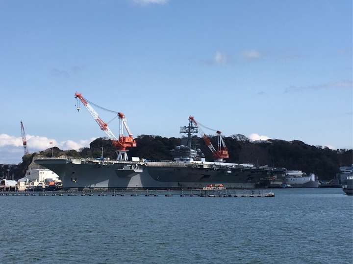 在横须贺港可以看到美国的航母吗?