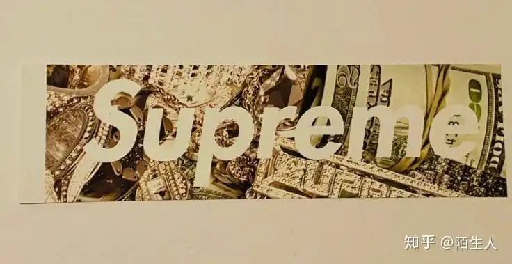 Supreme特殊“纸醉金迷”美金Box Logo贴纸曝光，什么来头？ - 知乎