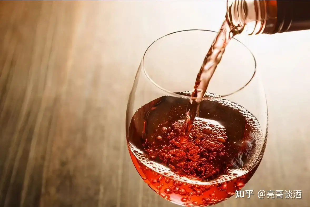开红酒时，如果木塞突然断了怎么办？其实非常简单，看完涨知识- 知乎