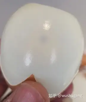这个鸡蛋为什么有黑点能吃吗有人说是受精卵