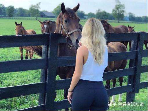 保罗乔治女友会见帕特森妻子自称商务会面这2人身材谁能顶得住