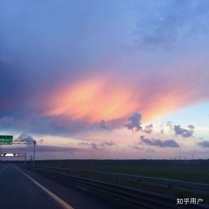 有哪些值得推荐的 qq 聊天背景照片?