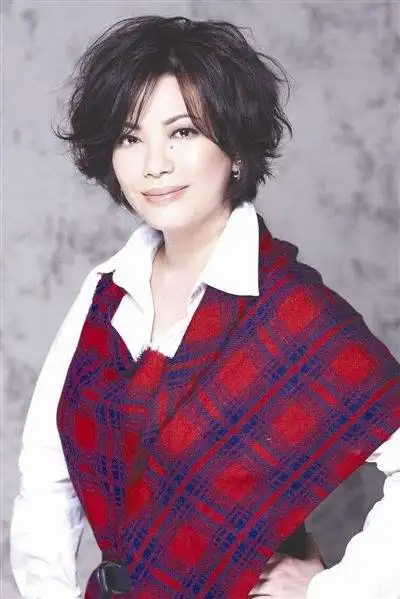 步入乐坛后,梁弘志便开始寻找《恰似你的温柔》最适合的演唱者,无数