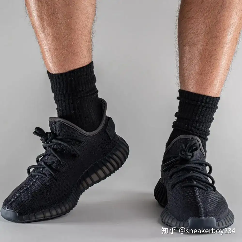 无数人必入款！「新黑武士」Yeezy 350 V2 上脚首次曝光！ - 知乎