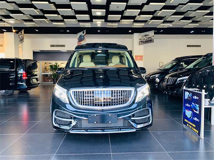 奔驰迈巴赫vst980豪车风范商务大气