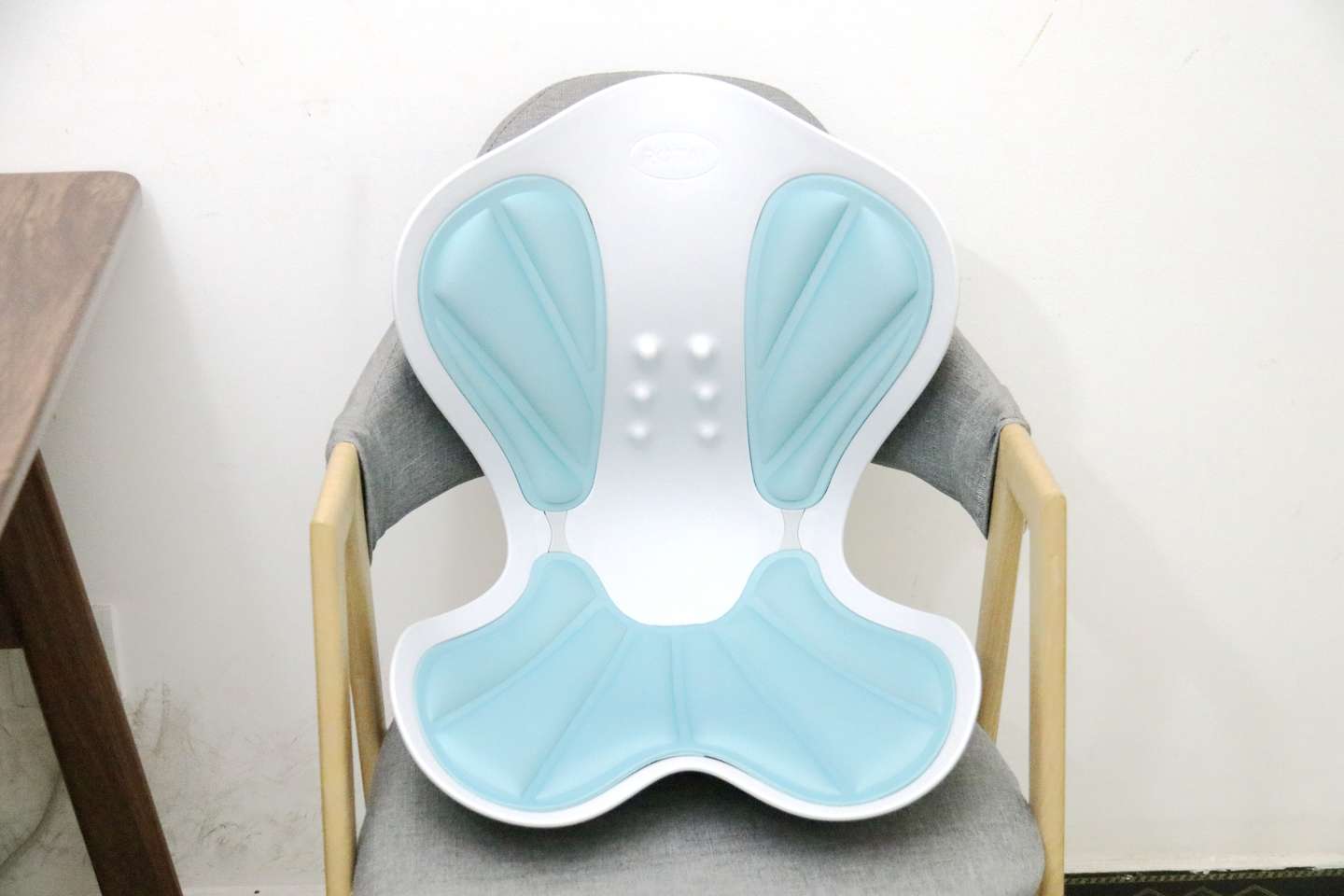 矫正坐姿,舒缓压力,荣泰P30好姿态按摩坐垫体验