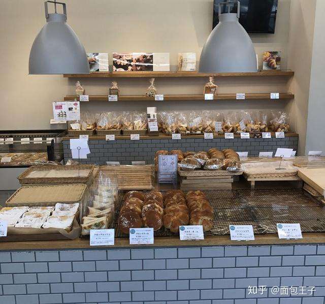 手工烘焙房和连锁面包店的竞争优势