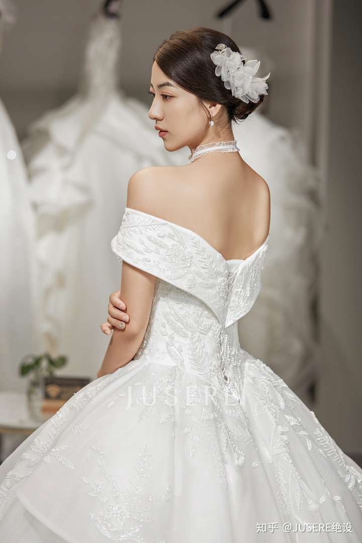 jusere绝设备受新娘喜爱的一字肩婚纱推荐