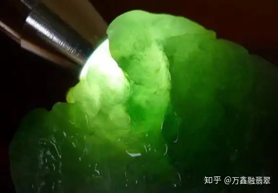 翡翠原石怎么辨别，看完文章你就明白了