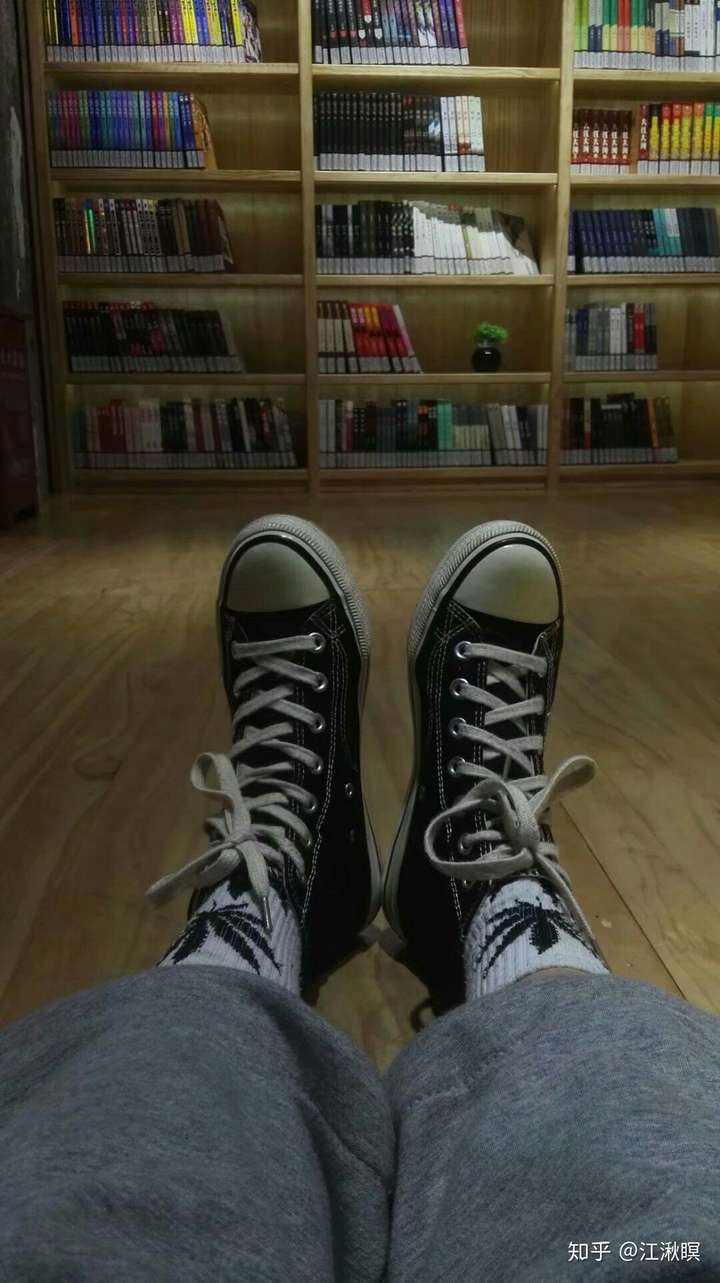 男孩子腿细穿什么裤子好看?