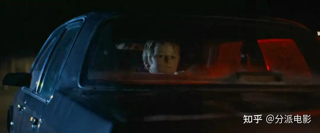 《平安夜，杀人夜》尺度拉满，限制级狂欢！