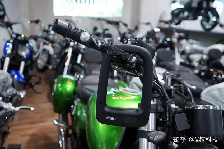 偷车是不可能的，这辈子都不可能的！九号智能指纹锁只有我能开！
