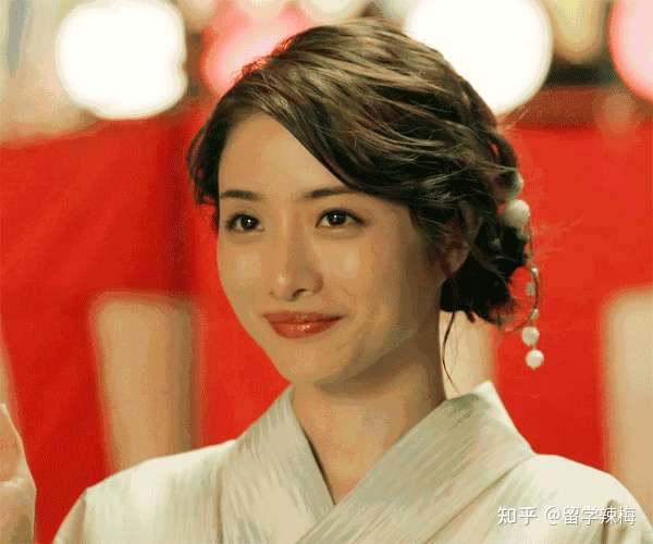 日本明星童年照公开 石原里美 新垣结衣差别超大 最美的是谁呢 知乎