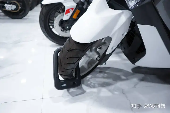 偷车是不可能的，这辈子都不可能的！九号智能指纹锁只有我能开！
