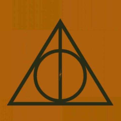 这不是隐形衣的符号哦 这是死亡圣器的符号 把这三个元素分开的话我