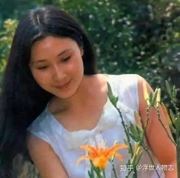 17岁演《少林寺》走红,和李连杰传绯闻,丁岚移民嫁富商后悔了?