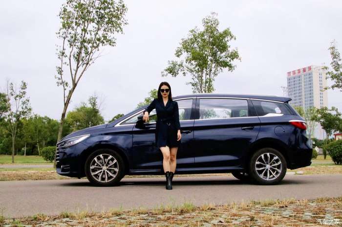 爱车宋max与媳妇暖心互动这就是生活里最幸福的样子