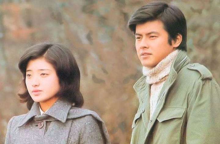 山口百惠和三浦友和当年是中国人的全民偶像,高仓健是荷尔蒙的象征