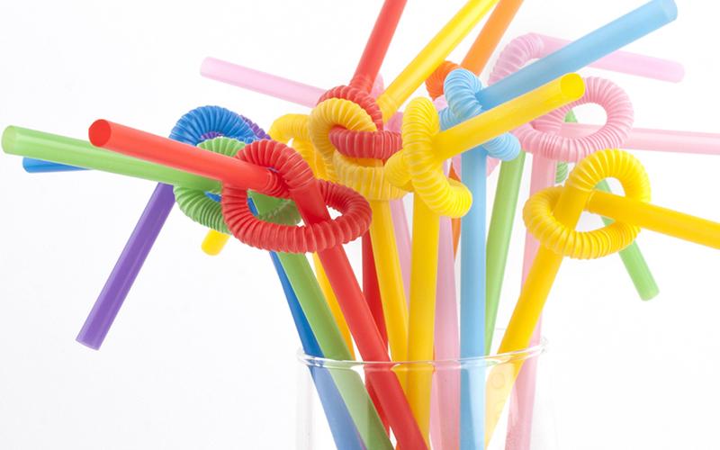 塑料吸管含重金属,塑化剂,荧光剂