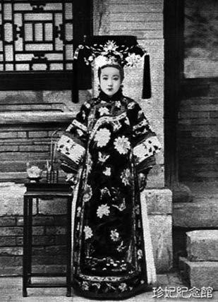 这个正面了几十年的女人原来是因为卖官鬻爵的恶行而被廷杖双规的