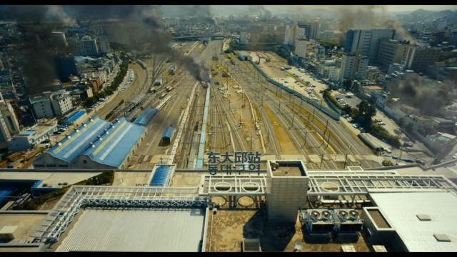 东大邱车站换了一辆能开的老火车头千万丧尸大追车人和丧尸(以及人和