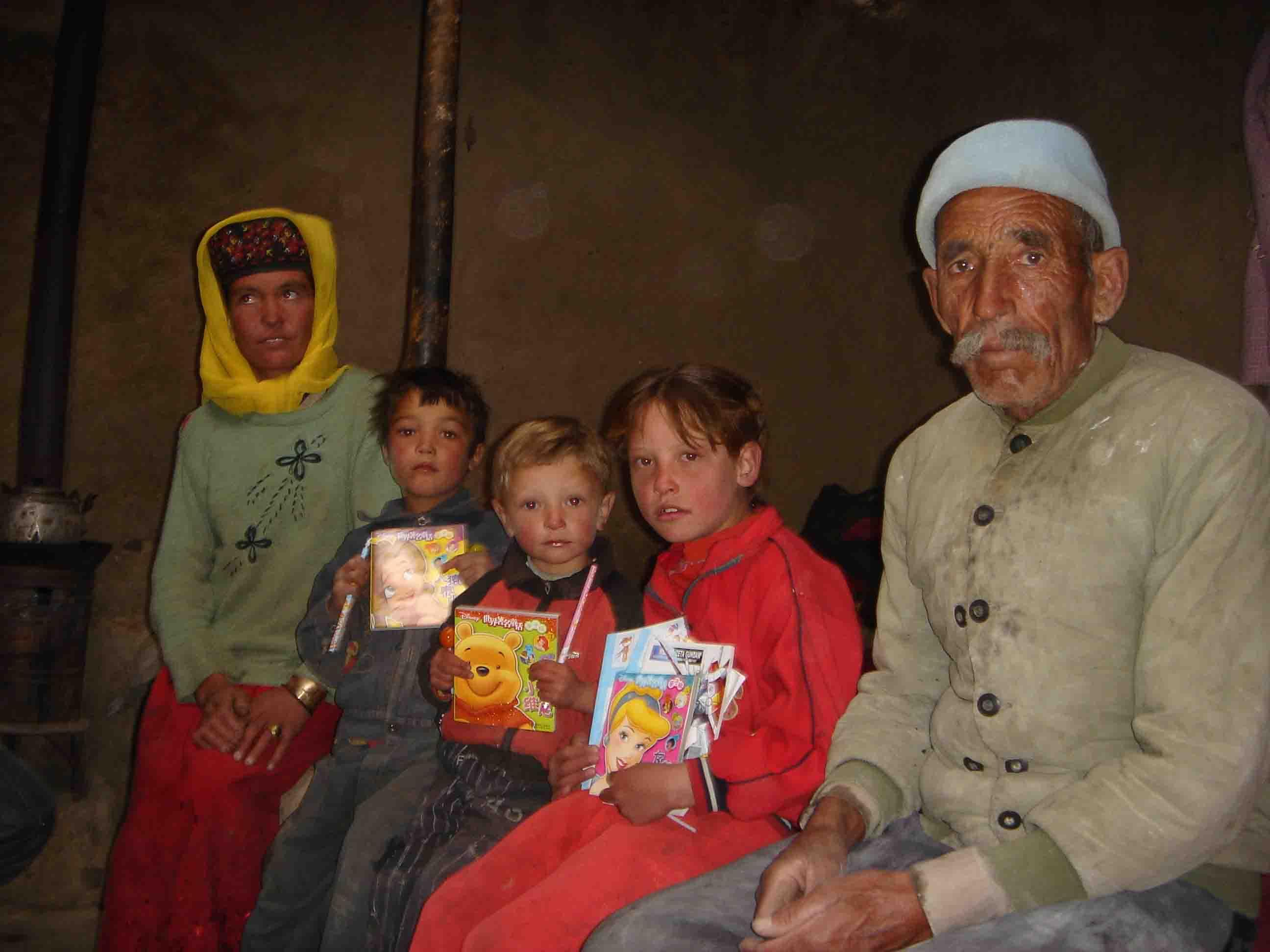 中国的少数民族中是否有白种人? - 李星河的回