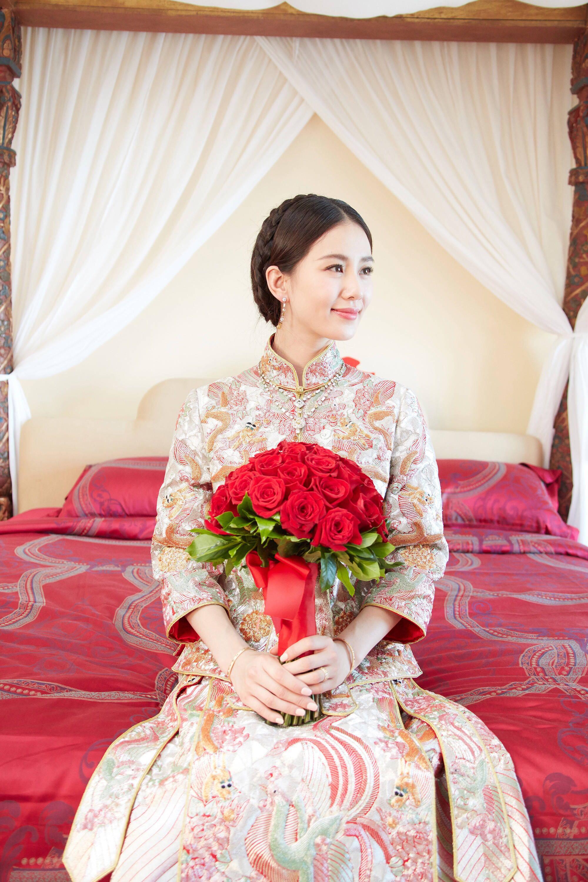 刘诗诗吴奇隆结婚穿的中式礼服是什么款式有什么讲究或名字吗