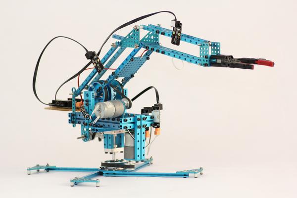 上面有朋友提到乐高,以下介绍一款金属积木——makeblock.