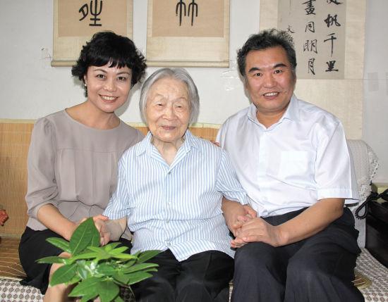 媒体又在曝杨绛去世,为何要用先生称呼她? - 女